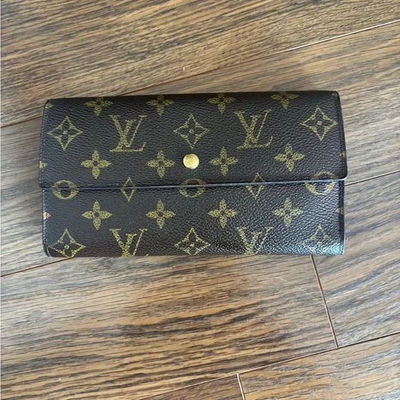Louis Vuitton Brown Monogram Wallet - Picture 1 of 4